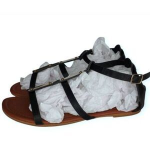 TOP MODA BLACK CAGE STRAP SANDALS SZ.7.5 EUC.